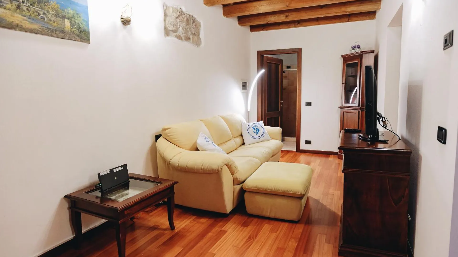Sg Family - Arilica Loft Apartment Peschiera del Garda 0*,  Italy
