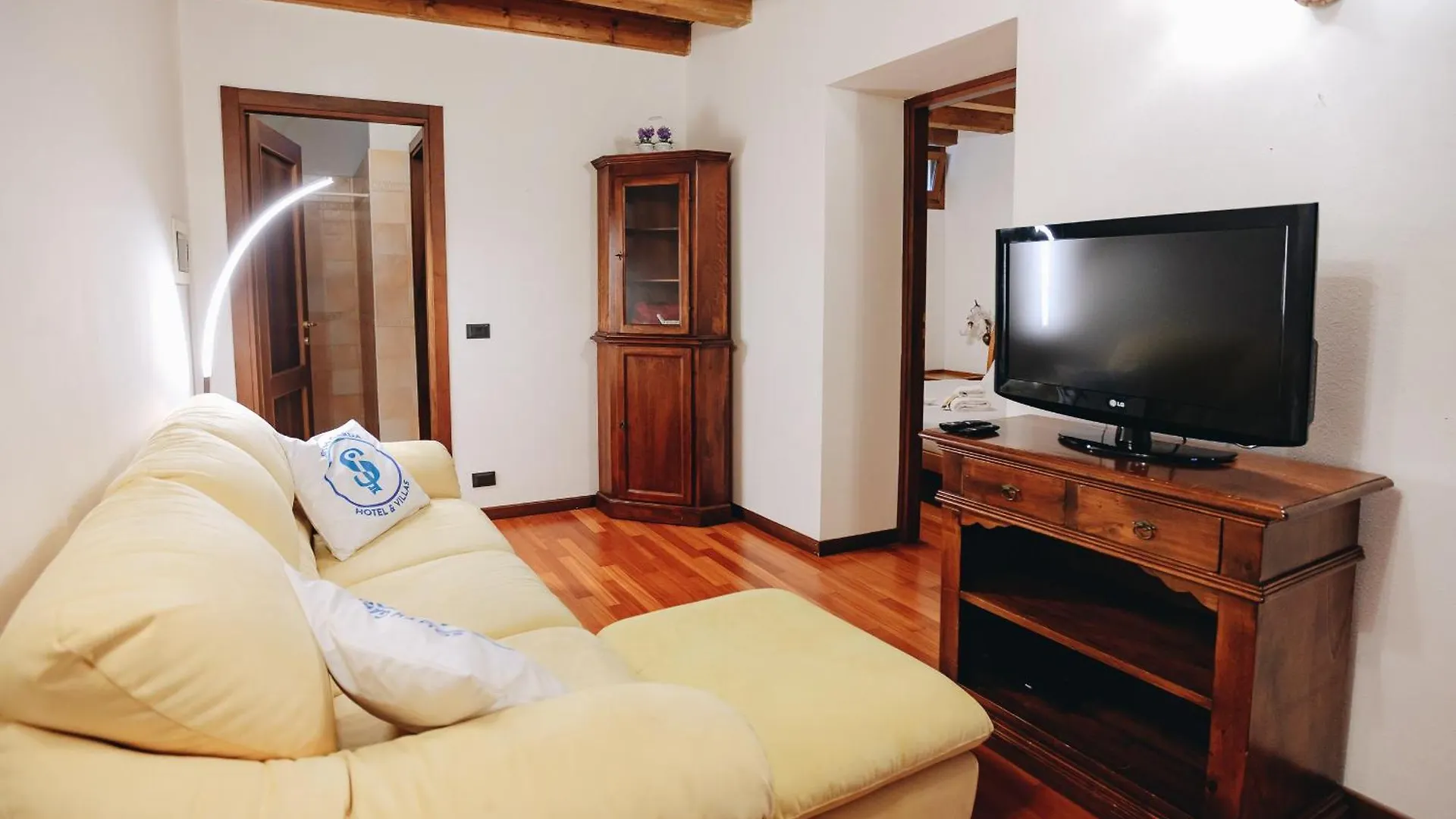 Sg Family - Arilica Loft Apartment Peschiera del Garda Italy